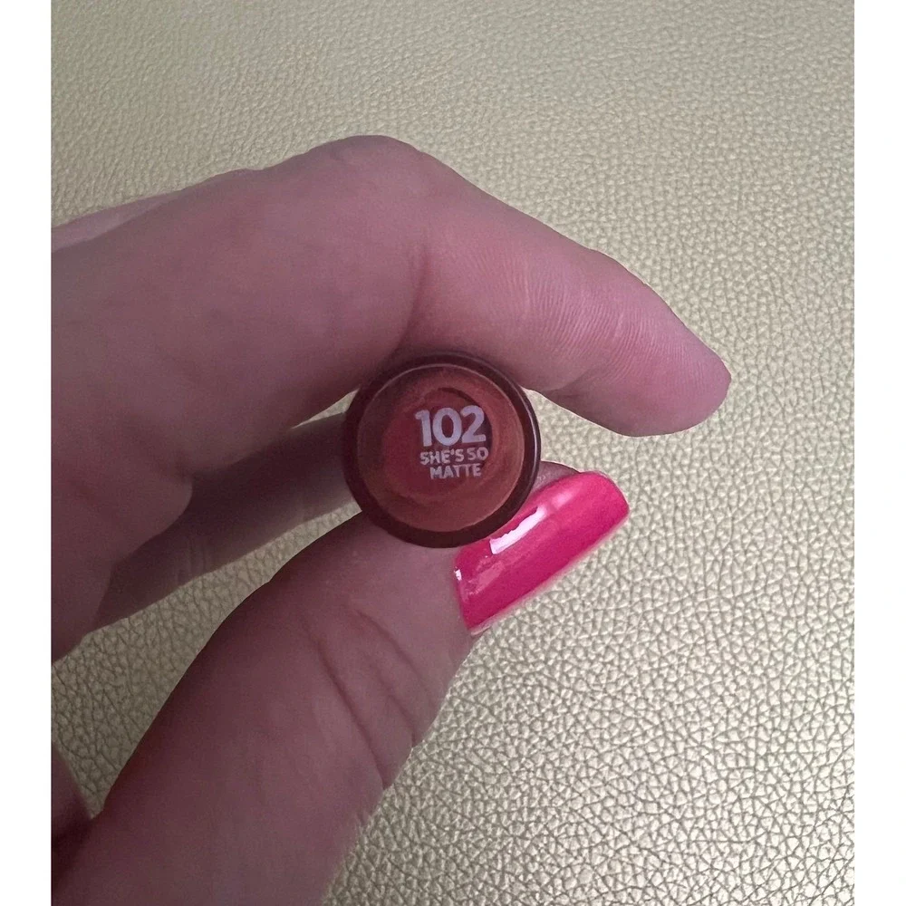 Loreal Colour Riche Le Matte Lip‎ Color - #102 - She's So Matte